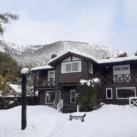 Indomito Hostel Сан-Карлос-де-Барілоче Екстер'єр фото